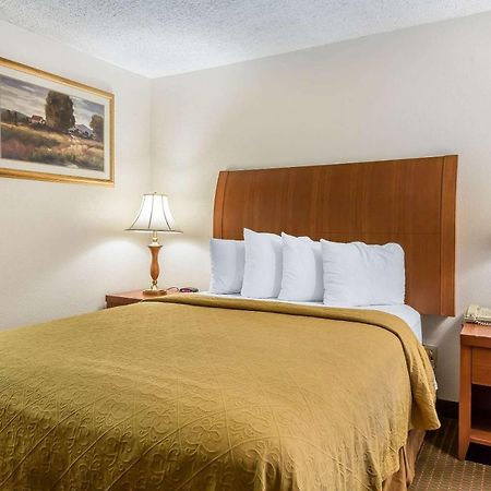 Quality Inn & Suites Bakersfield Buitenkant foto